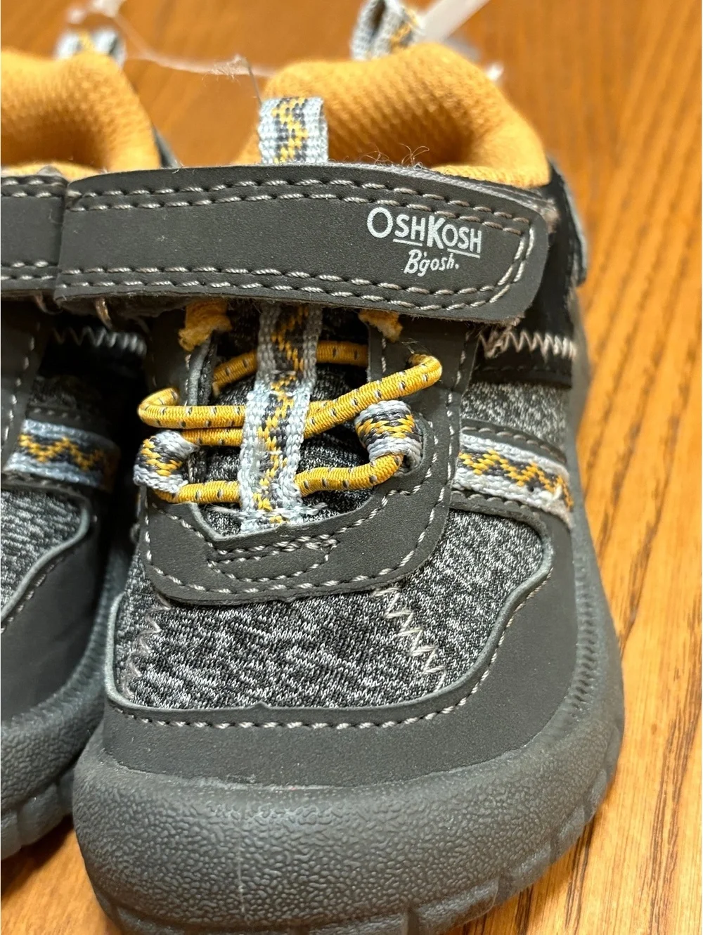 OshKosh B'gosh Toddler Boy Hiking Shoes Size 4 Gray Yellow NWT